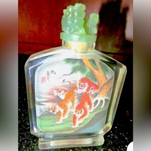 Vintage Chinese Crystal SNUFF BOTTLE INSIDE PAINTED TIGERS Carved Jadeite Top